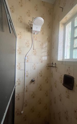 Casa à venda com 170m², 3 quartos e 3 vagas Casa à venda com 170m², 3 quartos e 3 vagasBanheiro