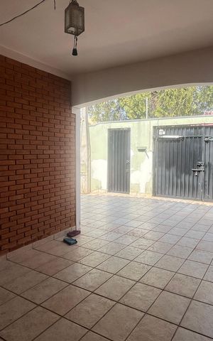 Casa à venda com 170m², 3 quartos e 3 vagas Casa à venda com 170m², 3 quartos e 3 vagasGaragem