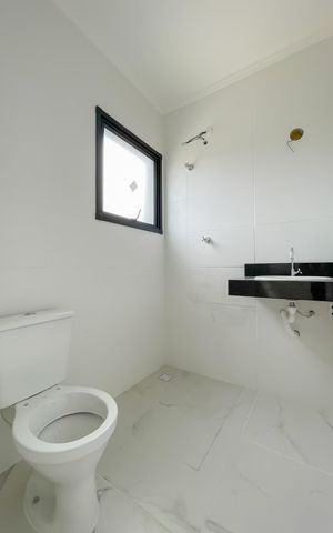 Casa de condomínio à venda com 68m², 2 quartos e 2 vagas Casa de condomínio à venda com 68m², 2 quartos e 2 vagasBanheiro da Suíte 2