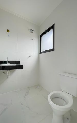 Casa de condomínio à venda com 67m², 2 quartos e 2 vagas Casa de condomínio à venda com 67m², 2 quartos e 2 vagasBanheiro da Suíte 2