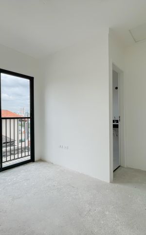 Casa de condomínio à venda com 67m², 2 quartos e 2 vagas Casa de condomínio à venda com 67m², 2 quartos e 2 vagasSuíte 1