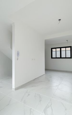 Casa de condomínio à venda com 67m², 2 quartos e 2 vagas Casa de condomínio à venda com 67m², 2 quartos e 2 vagasSala