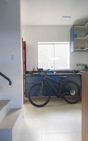 Casa de condomínio à venda com 60m², 2 quartos e 2 vagasSala