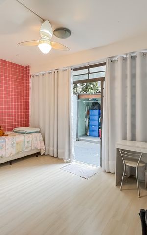 Casa à venda com 160m², 4 quartos e sem vaga Casa à venda com 160m², 4 quartos e sem vagaQuarto 4