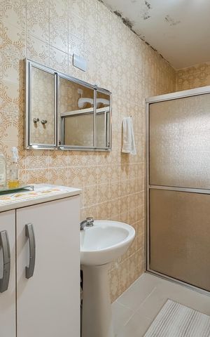 Casa à venda com 160m², 4 quartos e sem vaga Casa à venda com 160m², 4 quartos e sem vagaBanheiro