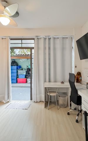 Casa à venda com 160m², 4 quartos e sem vaga Casa à venda com 160m², 4 quartos e sem vagaQuarto 4