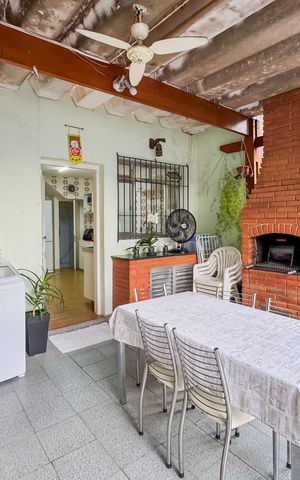 Casa à venda com 160m², 4 quartos e sem vaga Casa à venda com 160m², 4 quartos e sem vagaChurrasqueira