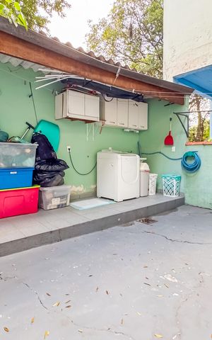Casa à venda com 160m², 4 quartos e sem vaga Casa à venda com 160m², 4 quartos e sem vagaÁrea Externa