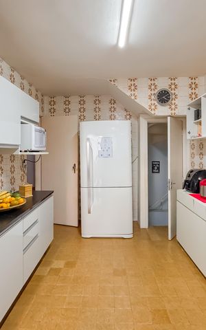 Casa à venda com 160m², 4 quartos e sem vaga Casa à venda com 160m², 4 quartos e sem vagaCozinha