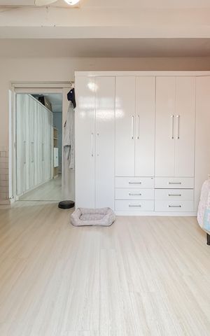 Casa à venda com 160m², 4 quartos e sem vaga Casa à venda com 160m², 4 quartos e sem vagaQuarto 4