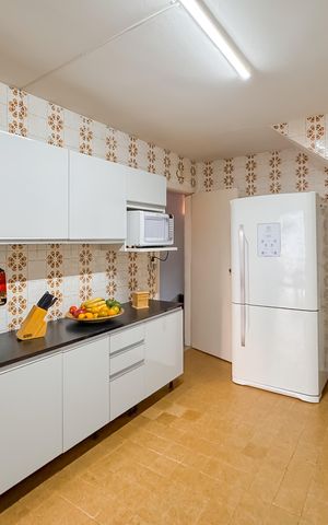 Casa à venda com 160m², 4 quartos e sem vaga Casa à venda com 160m², 4 quartos e sem vagaCozinha