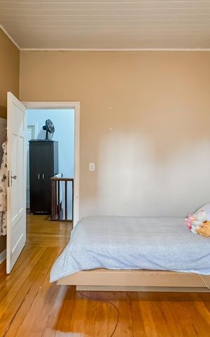 Casa à venda com 160m², 4 quartos e sem vaga Casa à venda com 160m², 4 quartos e sem vagaQuarto 1