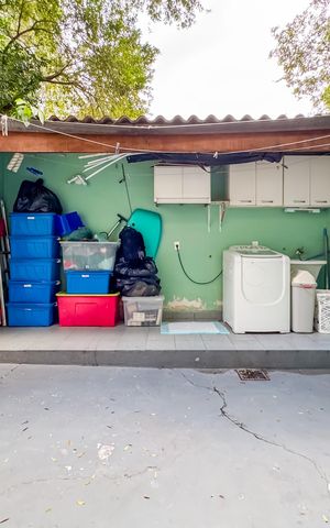 Casa à venda com 160m², 4 quartos e sem vaga Casa à venda com 160m², 4 quartos e sem vagaÁrea Externa