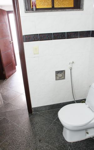Casa à venda com 195m², 5 quartos e 2 vagasBanheiro Social