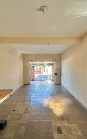 Casa à venda com 120m², 5 quartos e 2 vagas Casa à venda com 120m², 5 quartos e 2 vagasÁrea de Serviço