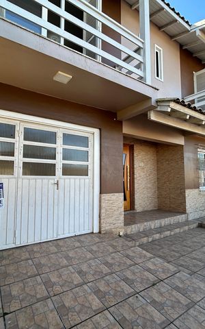Casa à venda com 120m², 5 quartos e 2 vagas Casa à venda com 120m², 5 quartos e 2 vagasFachada