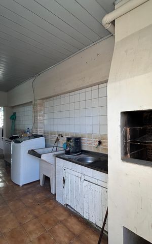 Casa à venda com 120m², 5 quartos e 2 vagas Casa à venda com 120m², 5 quartos e 2 vagasÁrea de Serviço