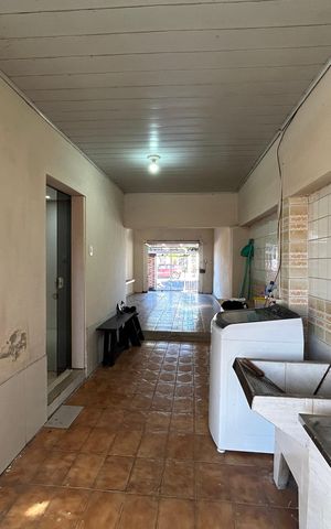 Casa à venda com 120m², 5 quartos e 2 vagas Casa à venda com 120m², 5 quartos e 2 vagasÁrea de Serviço