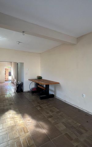 Casa à venda com 120m², 5 quartos e 2 vagas Casa à venda com 120m², 5 quartos e 2 vagasÁrea de Serviço