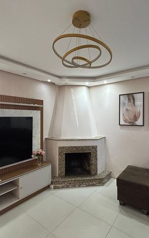 Casa à venda com 120m², 5 quartos e 2 vagas Casa à venda com 120m², 5 quartos e 2 vagasSala