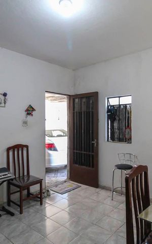 Casa à venda com 120m², 5 quartos e 4 vagas Casa à venda com 120m², 5 quartos e 4 vagasSala