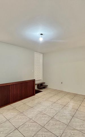 Casa à venda com 200m², 4 quartos e 1 vaga Casa à venda com 200m², 4 quartos e 1 vagaSala
