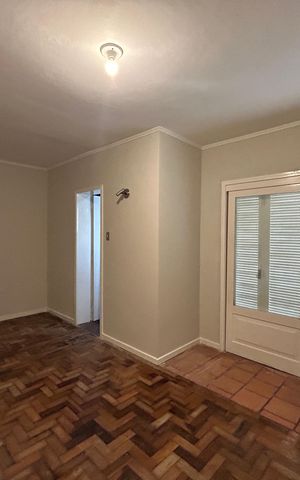Casa à venda com 200m², 4 quartos e 1 vaga Casa à venda com 200m², 4 quartos e 1 vagaSuíte