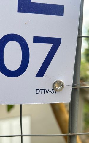 Casa à venda com 200m², 4 quartos e 1 vaga Casa à venda com 200m², 4 quartos e 1 vagaPlaca