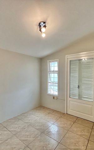 Casa à venda com 200m², 4 quartos e 1 vaga Casa à venda com 200m², 4 quartos e 1 vagaQuarto 3