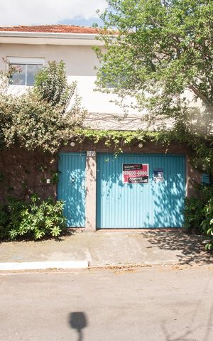 Casa à venda com 200m², 3 quartos e 3 vagasFachada