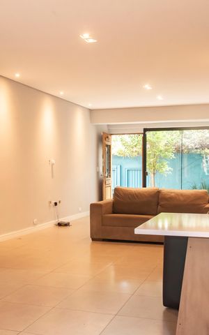 Casa à venda com 200m², 3 quartos e 3 vagasSala