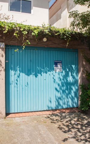 Casa à venda com 200m², 3 quartos e 3 vagasFrente