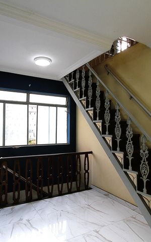 Casa à venda com 350m², 7 quartos e 4 vagasEscada