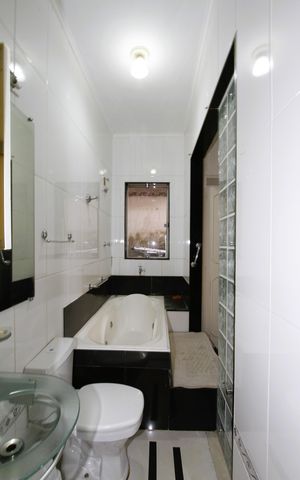 Casa à venda com 350m², 7 quartos e 4 vagasBanheiro do Quarto 2