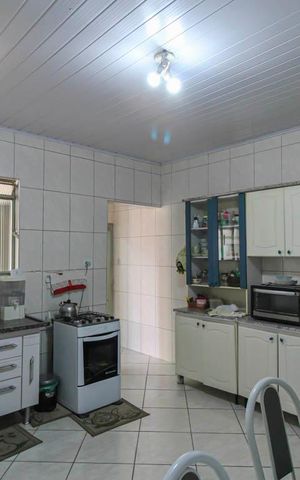 Casa à venda com 80m², 3 quartos e 10 vagas Casa à venda com 80m², 3 quartos e 10 vagasCozinha
