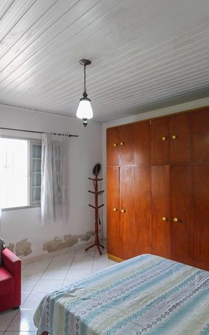 Casa à venda com 80m², 3 quartos e 10 vagas Casa à venda com 80m², 3 quartos e 10 vagasQuarto 1