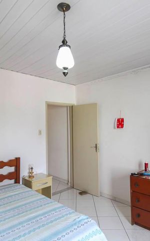 Casa à venda com 80m², 3 quartos e 10 vagas Casa à venda com 80m², 3 quartos e 10 vagasQuarto 1