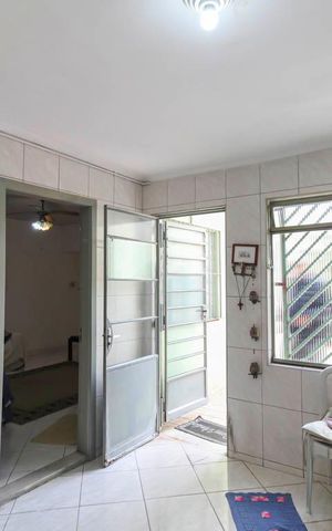 Casa à venda com 80m², 3 quartos e 10 vagas Casa à venda com 80m², 3 quartos e 10 vagasÁrea de Serviço