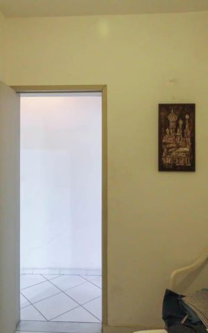 Casa à venda com 80m², 3 quartos e 10 vagas Casa à venda com 80m², 3 quartos e 10 vagasQuarto 2