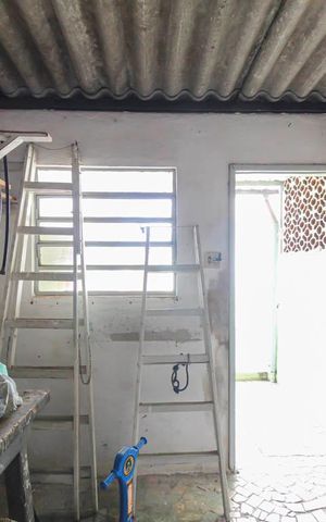Casa à venda com 80m², 3 quartos e 10 vagas Casa à venda com 80m², 3 quartos e 10 vagasDepósito