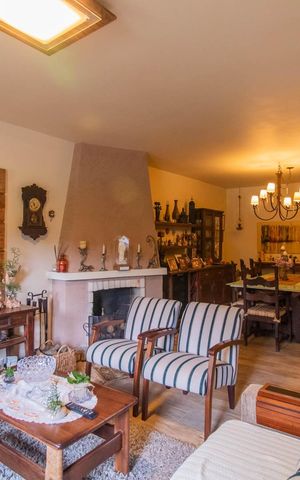 Casa à venda com 281m², 3 quartos e 3 vagasSala