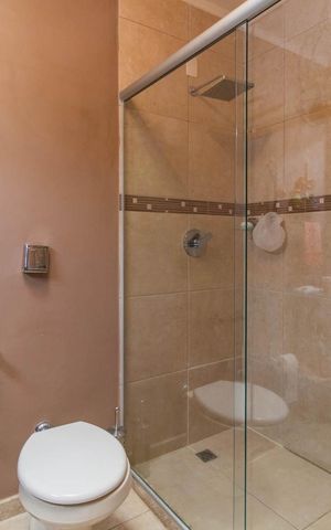 Casa à venda com 281m², 3 quartos e 3 vagasBanheiro da Suíte