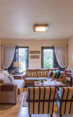 Casa à venda com 281m², 3 quartos e 3 vagasSala