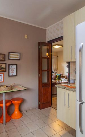 Casa à venda com 281m², 3 quartos e 3 vagasCozinha e Área de Serviço
