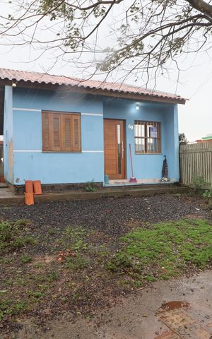 Casa para alugar com 50m², 2 quartos e 2 vagasFachada