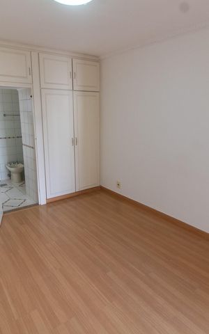 Apartamento à venda com 156m², 3 quartos e 1 vaga Apartamento à venda com 156m², 3 quartos e 1 vagaSuíte