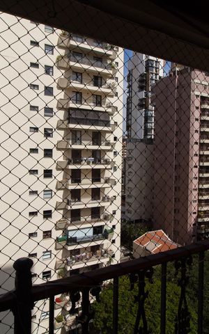 Apartamento à venda com 156m², 3 quartos e 1 vaga Apartamento à venda com 156m², 3 quartos e 1 vagaSacada