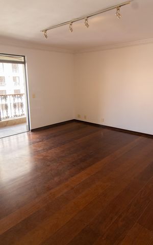 Apartamento à venda com 156m², 3 quartos e 1 vaga Apartamento à venda com 156m², 3 quartos e 1 vagaSala
