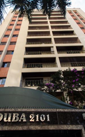 Apartamento à venda com 156m², 3 quartos e 1 vaga Apartamento à venda com 156m², 3 quartos e 1 vagaFachada