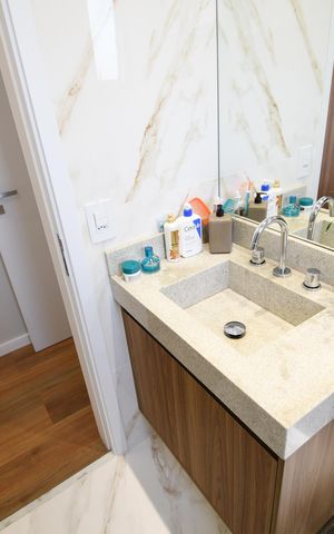Apartamento à venda com 58m², 2 quartos e 2 vagasBanheiro 1